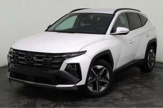 Schräge Frontansicht auf einen Hyundai Tucson , freigestellt