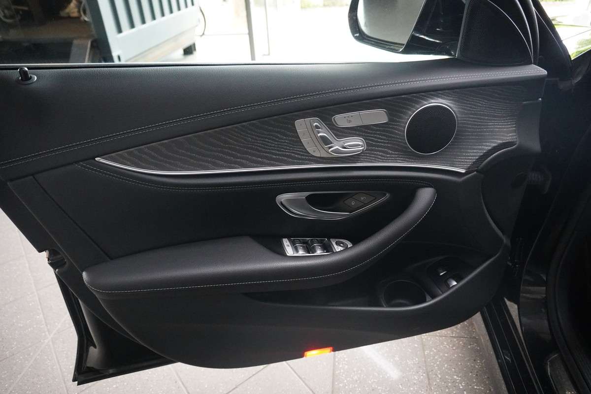 Fahrzeugbild eines Mercedes-Benz E-Klasse