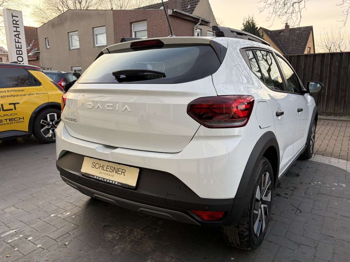 Fahrzeugbild eines Dacia Sandero