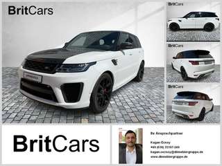 Schräge Frontansicht auf einen Land Rover Range Rover Sport , freigestellt