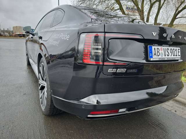 Fahrzeugbild eines Volvo ES90
