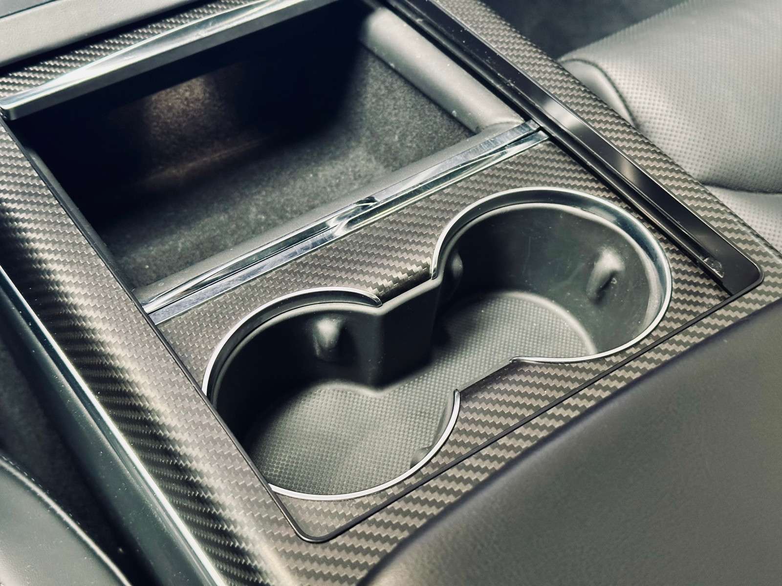 Fahrzeugbild eines TESLA Model S