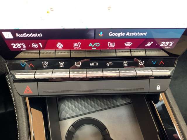 Fahrzeugbild eines Renault Rafale