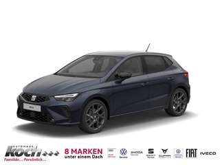 Schräge Frontansicht auf einen SEAT Ibiza , freigestellt