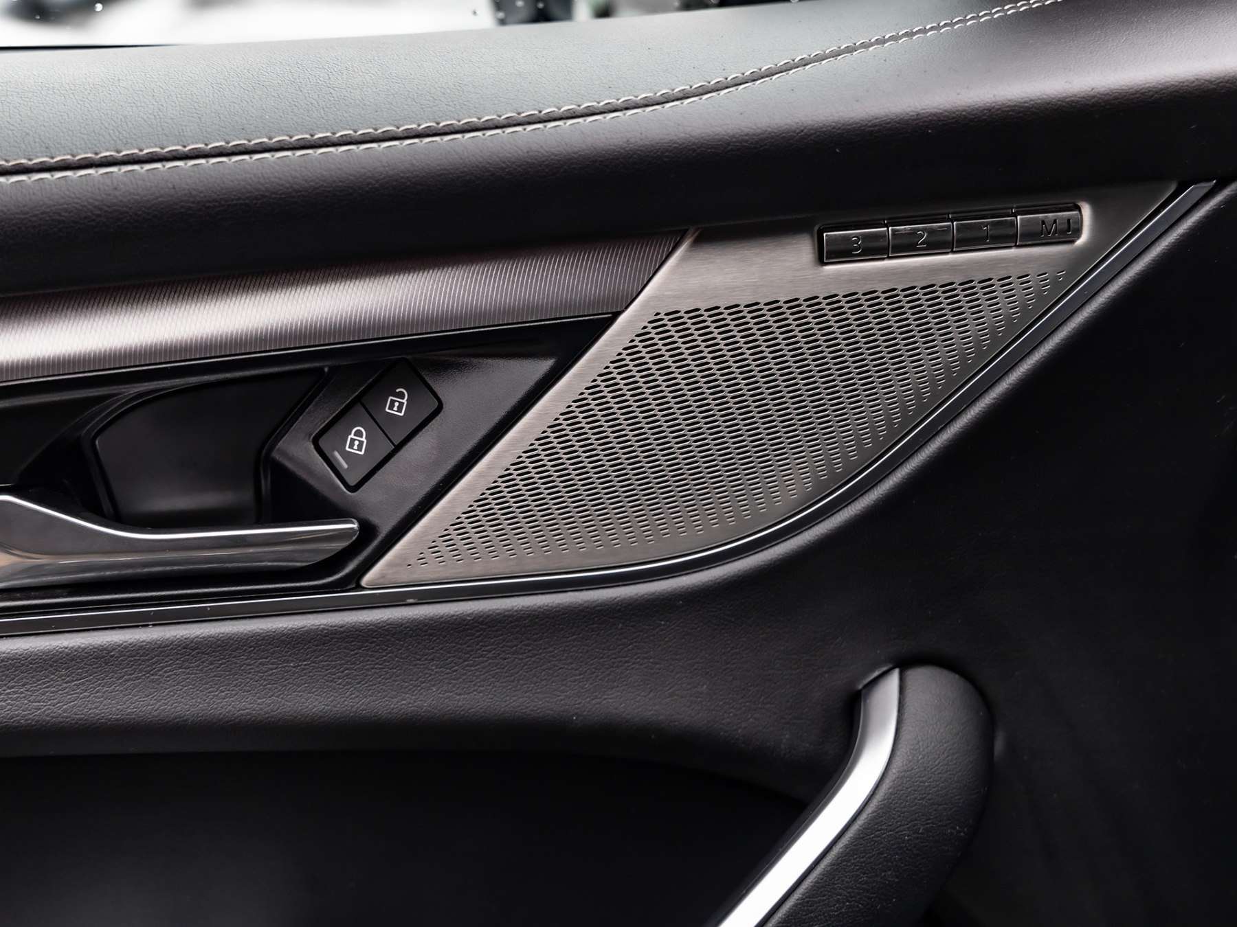 Fahrzeugbild eines Jaguar F-PACE