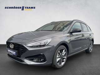 Schräge Frontansicht auf einen Hyundai i30 , freigestellt