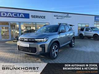 Schräge Frontansicht auf einen Dacia Bigster , freigestellt