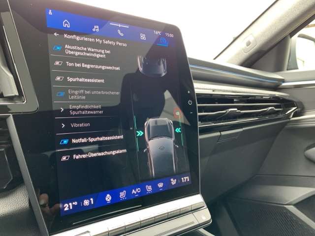Fahrzeugbild eines Renault Rafale