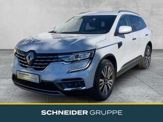 Schräge Frontansicht auf einen Renault Koleos , freigestellt