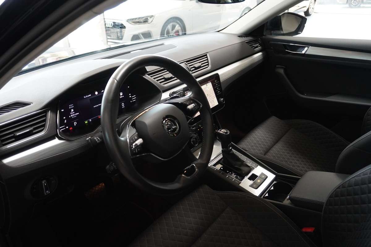 Fahrzeugbild eines Skoda Superb