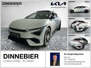 Schräge Frontansicht auf einen Kia EV6 , freigestellt