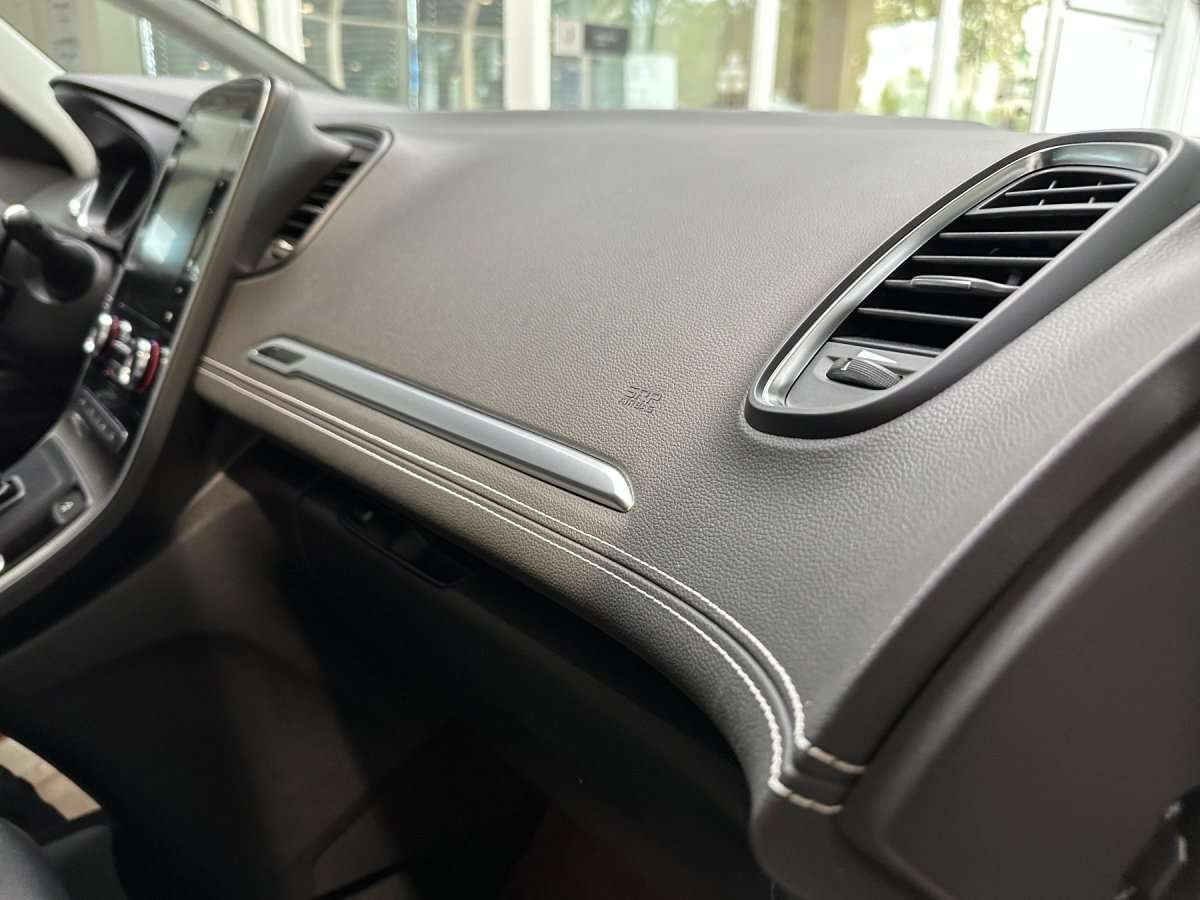 Fahrzeugbild eines Renault Grand Scénic
