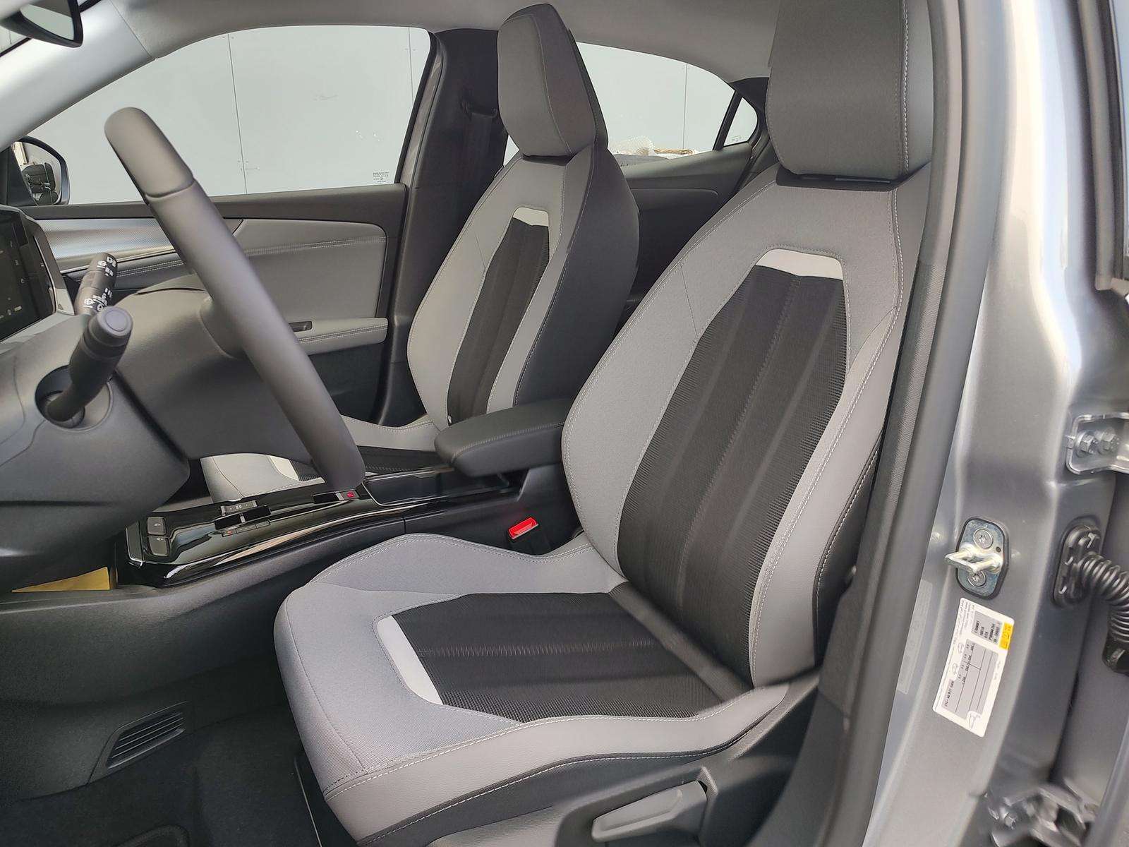 Fahrzeugbild eines Opel Mokka Electric