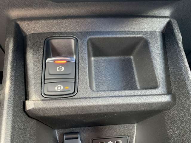 Fahrzeugbild eines Renault 4 E-TECH
