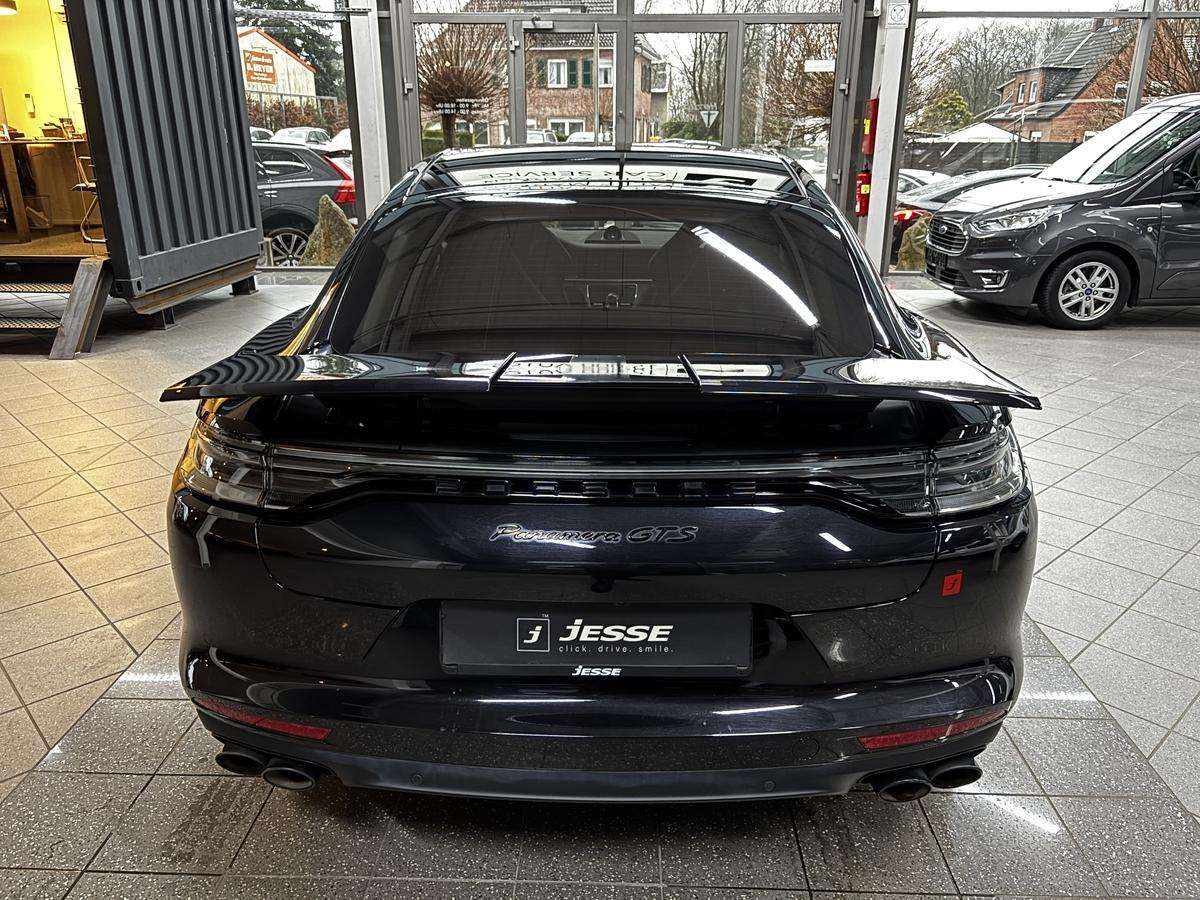 Fahrzeugbild eines Porsche Panamera