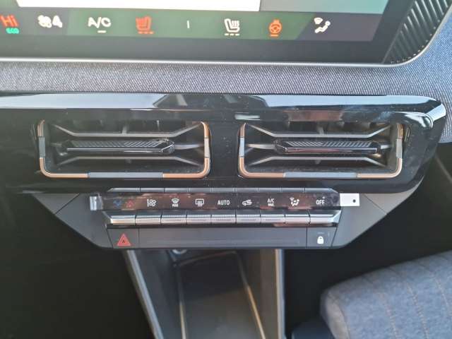 Fahrzeugbild eines Renault 4 E-TECH