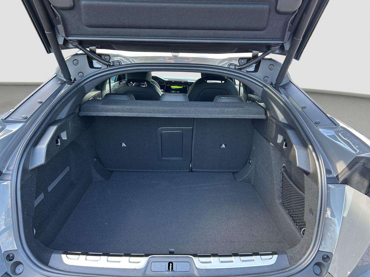Fahrzeugbild eines Peugeot 408