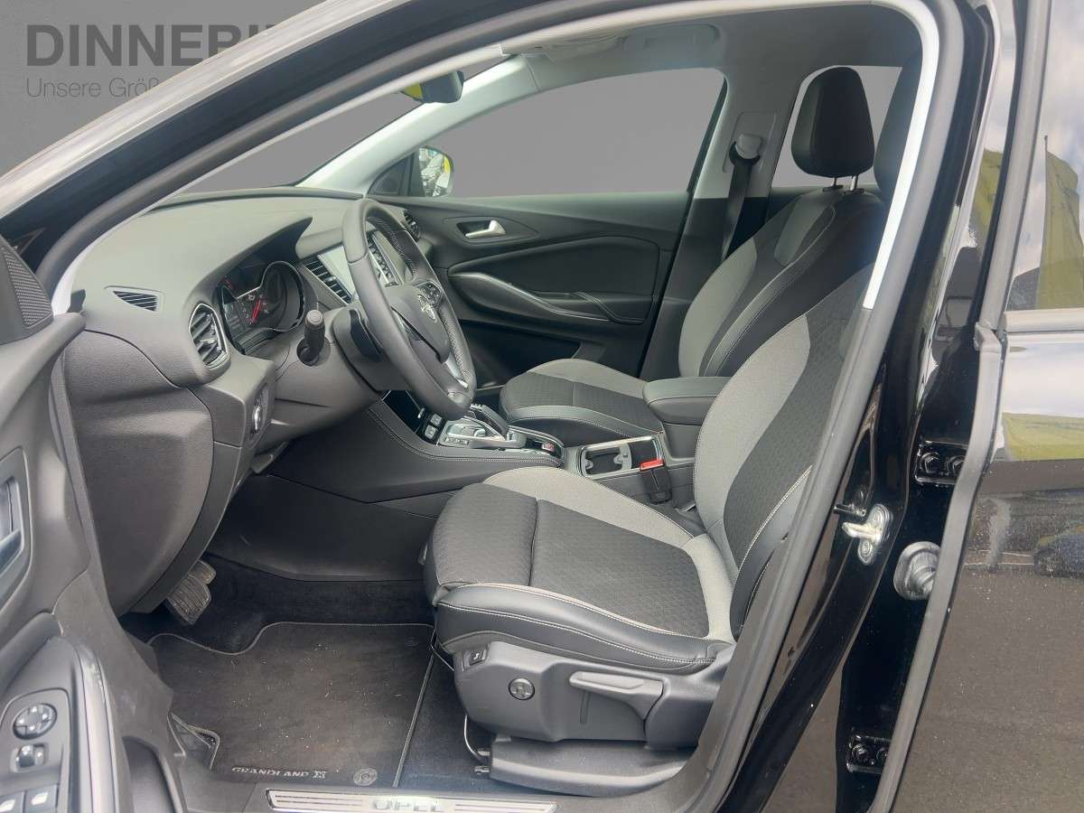 Fahrzeugbild eines Opel Grandland X