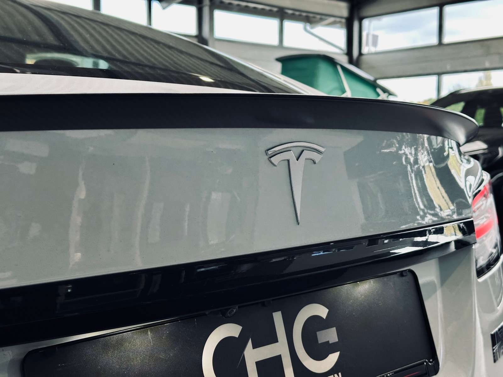 Fahrzeugbild eines TESLA Model S