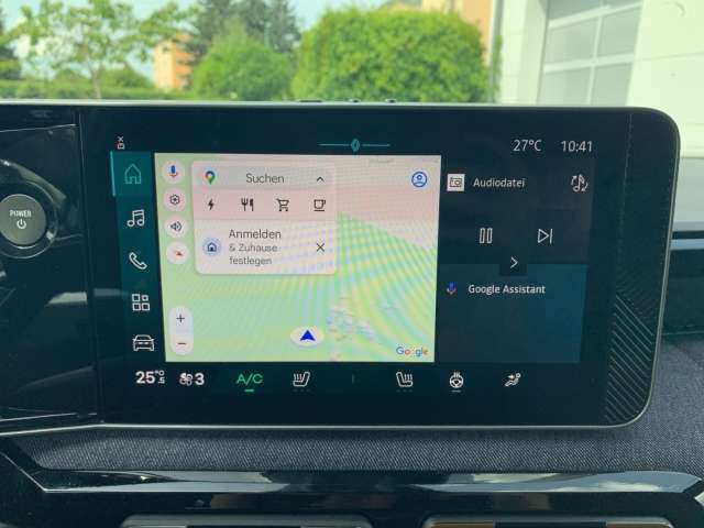 Fahrzeugbild eines Renault 4 E-TECH