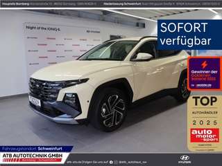 Schräge Frontansicht auf einen Hyundai Tucson , freigestellt