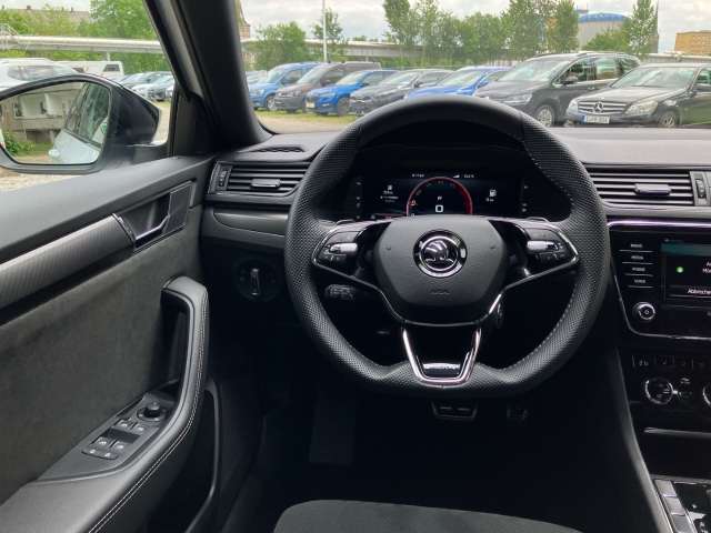 Fahrzeugbild eines Skoda Superb