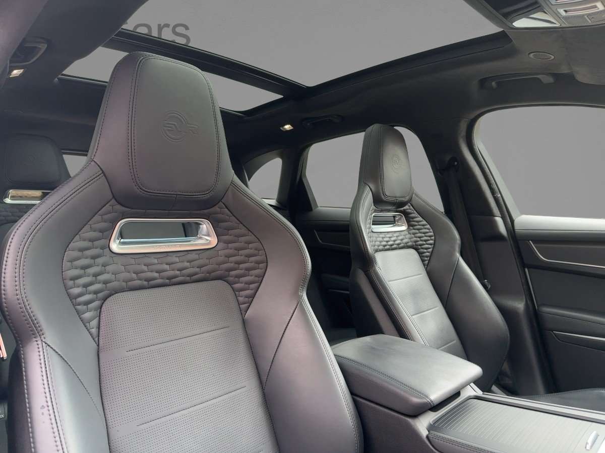 Fahrzeugbild eines Jaguar F-PACE