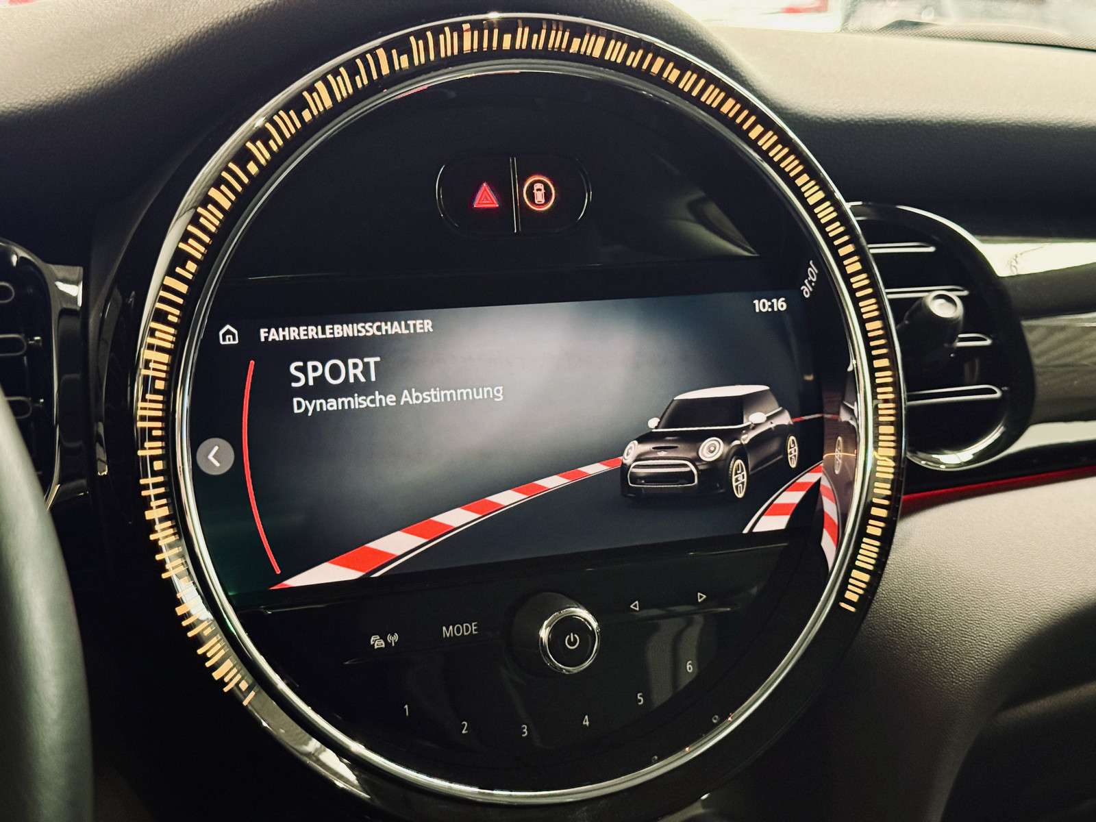 Fahrzeugbild eines MINI COOPER