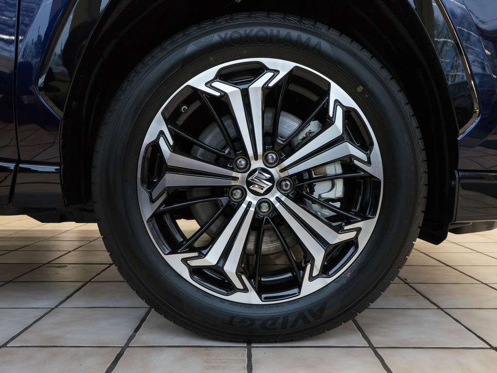 Fahrzeugbild eines Suzuki Across