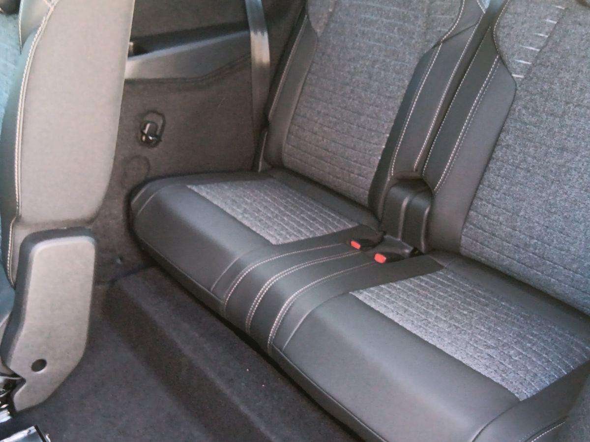 Fahrzeugbild eines Peugeot 5008