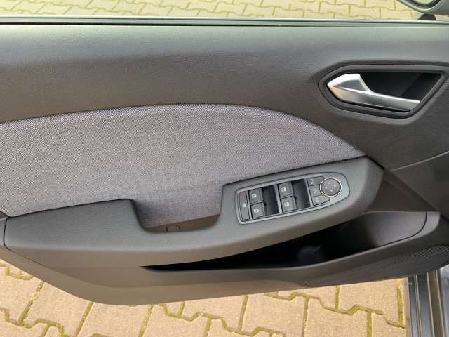 Fahrzeugbild eines Renault Clio