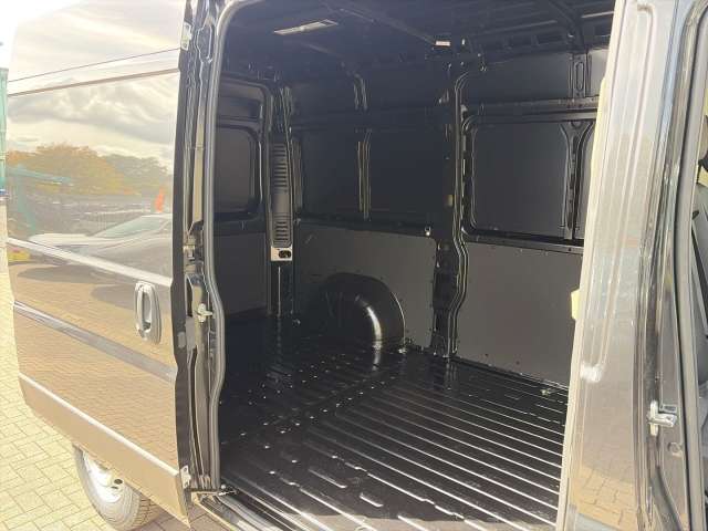 Fahrzeugbild eines Opel Movano