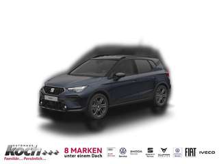Schräge Frontansicht auf einen SEAT Arona , freigestellt