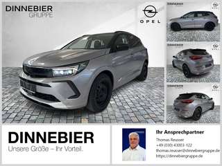 Schräge Frontansicht auf einen Opel Grandland X , freigestellt