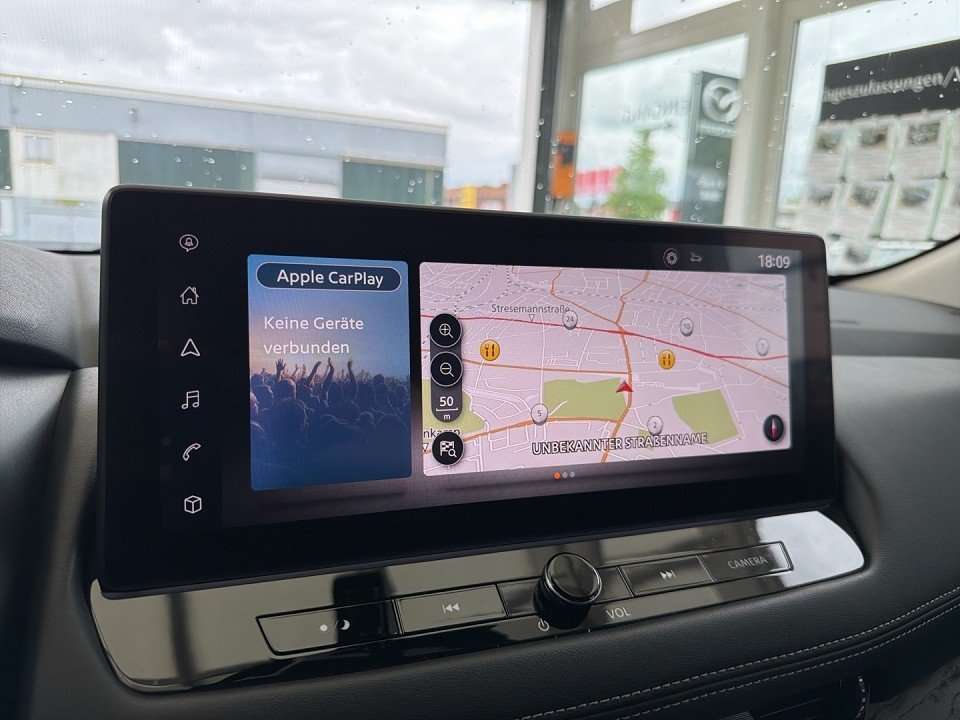 Fahrzeugbild eines Nissan X-TRAIL