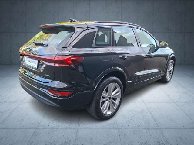 Fahrzeugbild eines Audi Q6 e-tron