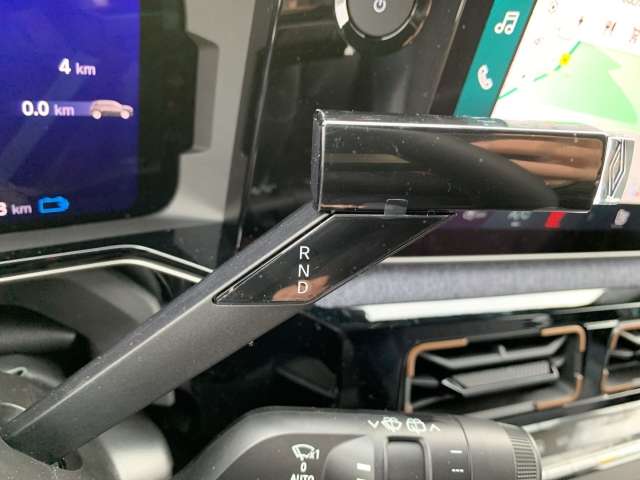 Fahrzeugbild eines Renault 4 E-TECH