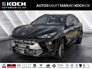 Schräge Frontansicht auf einen CUPRA Terramar , freigestellt