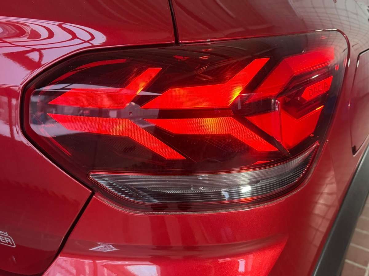 Fahrzeugbild eines Dacia Sandero