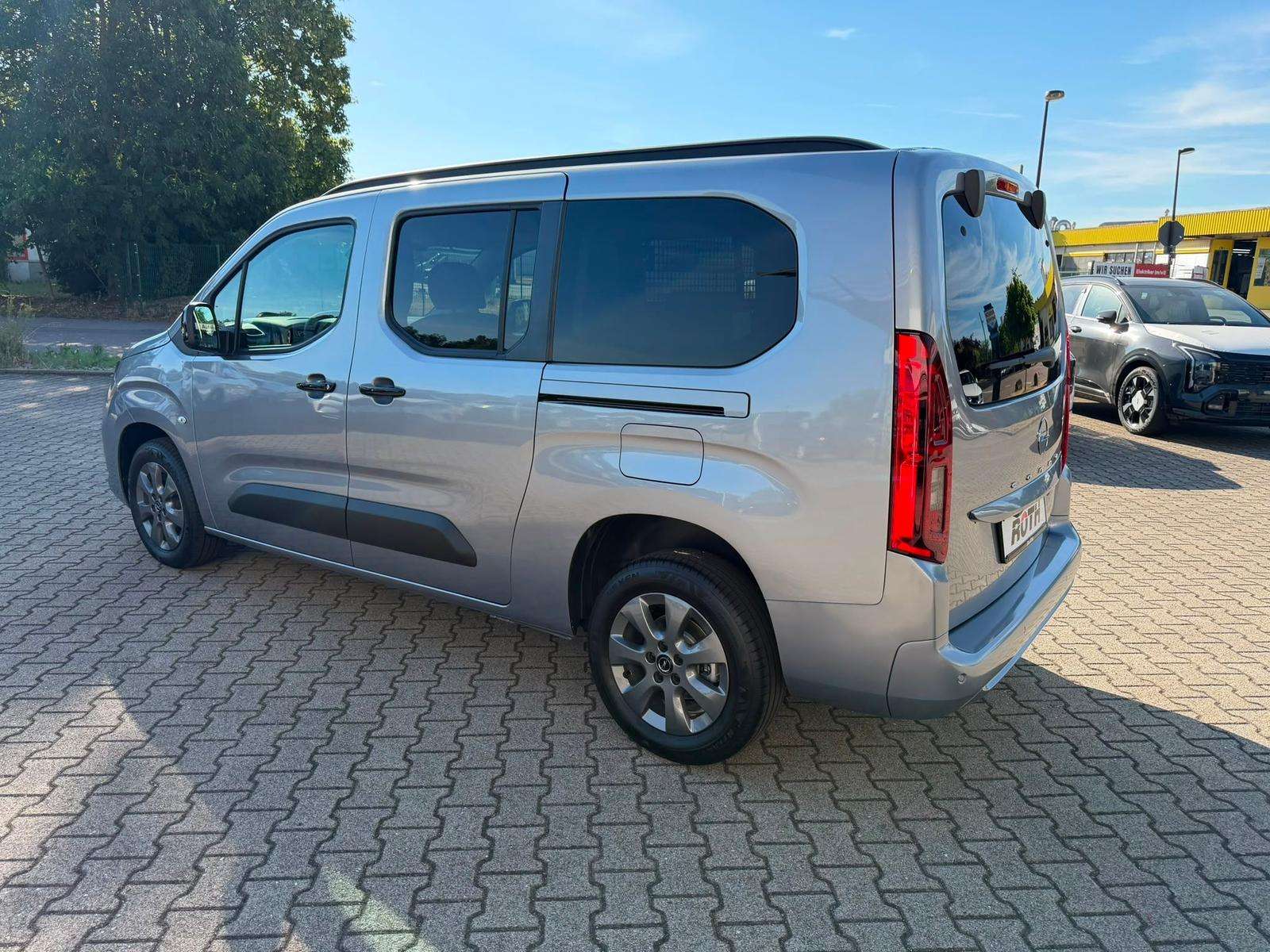 Fahrzeugbild eines Opel Combo Life