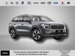 Schräge Frontansicht auf einen Skoda Kodiaq , freigestellt