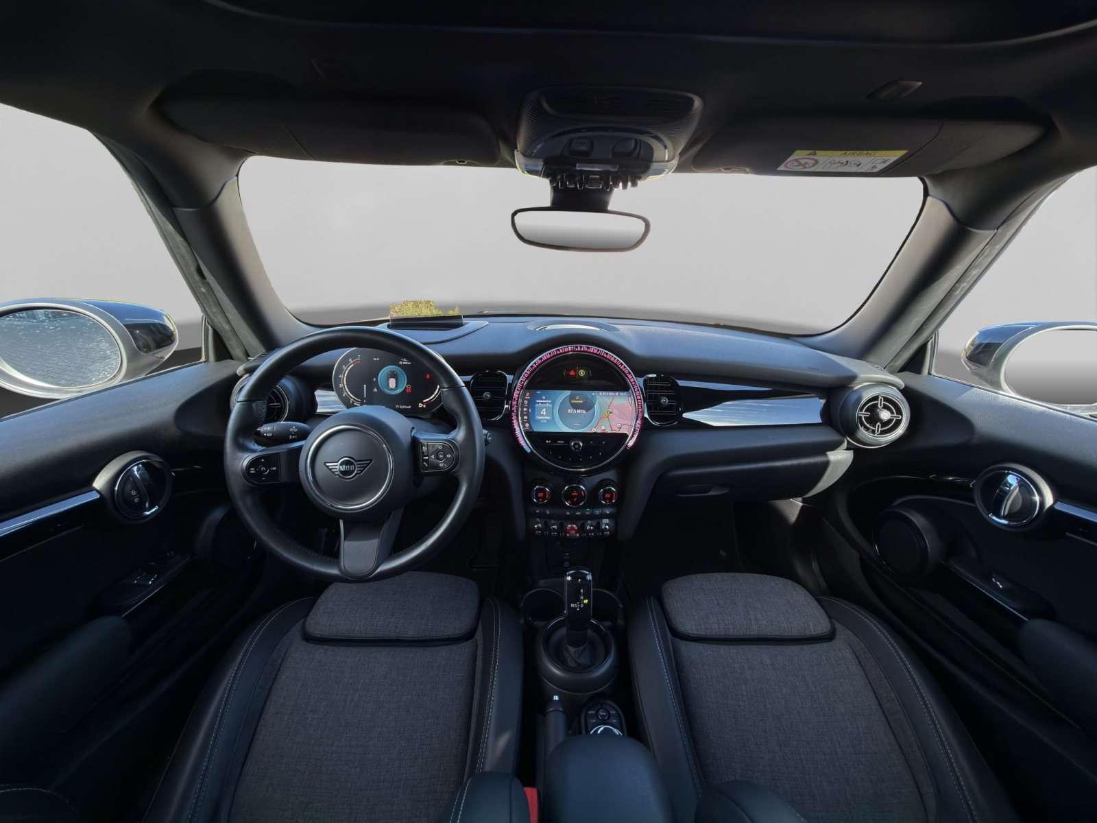 Fahrzeugbild eines MINI COOPER