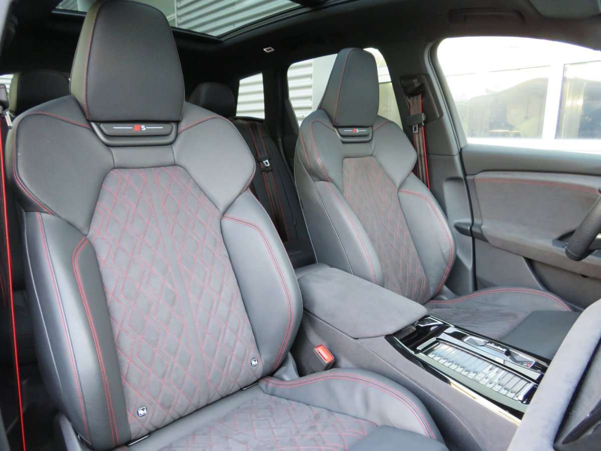 Fahrzeugbild eines Audi Q6 e-tron