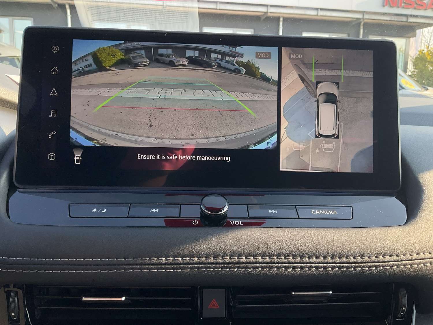 Fahrzeugbild eines Nissan X-TRAIL