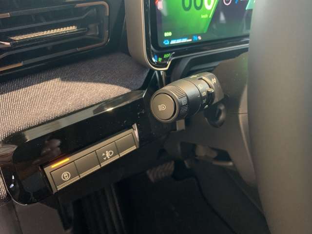 Fahrzeugbild eines Renault 4 E-TECH