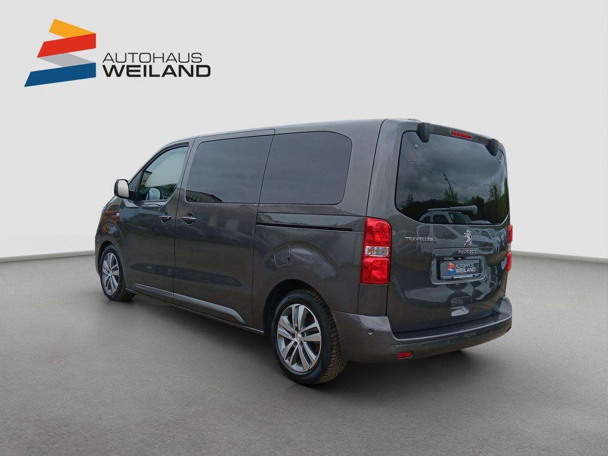 Fahrzeugbild eines Peugeot Traveller