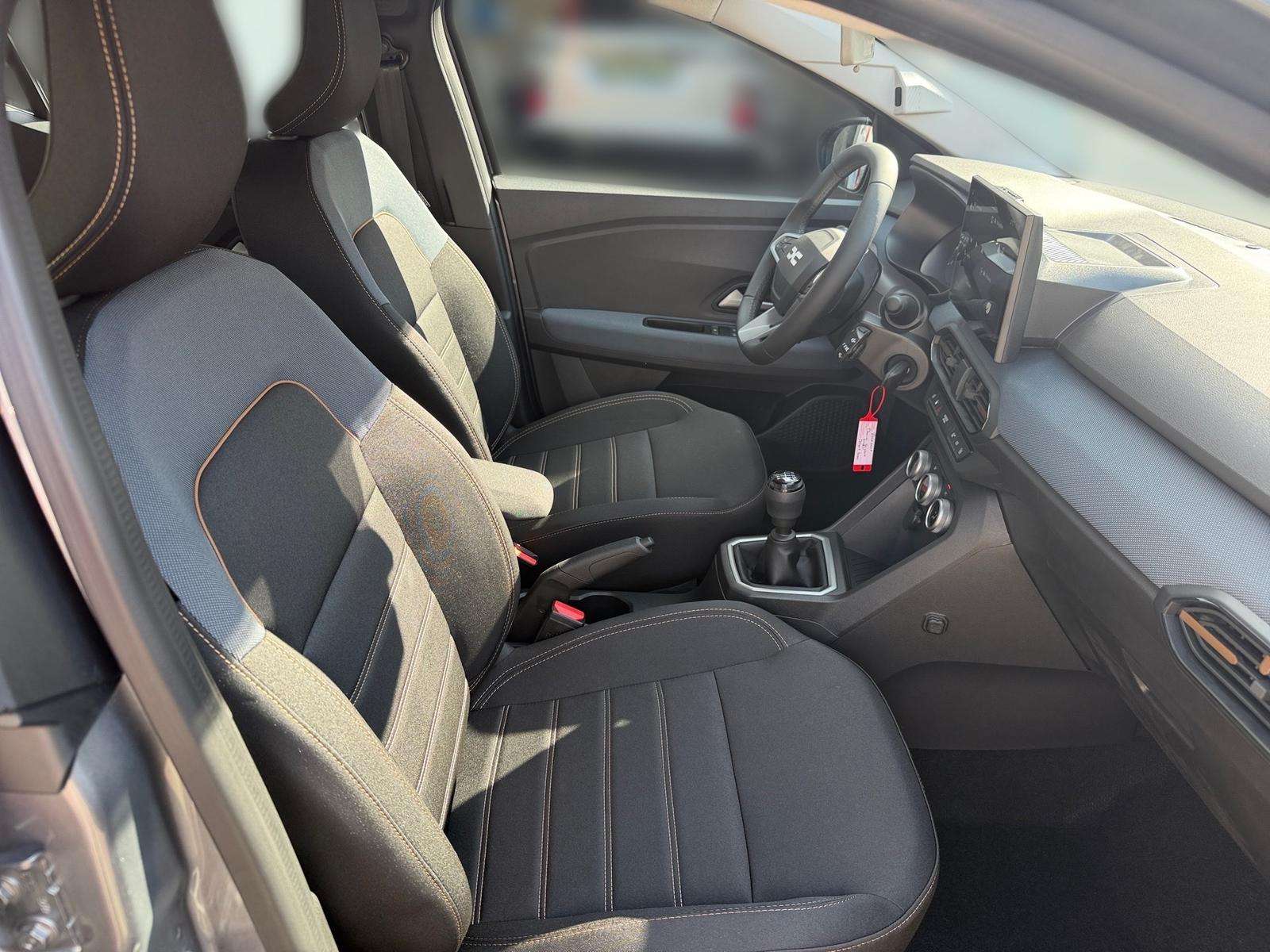 Fahrzeugbild eines Dacia Sandero
