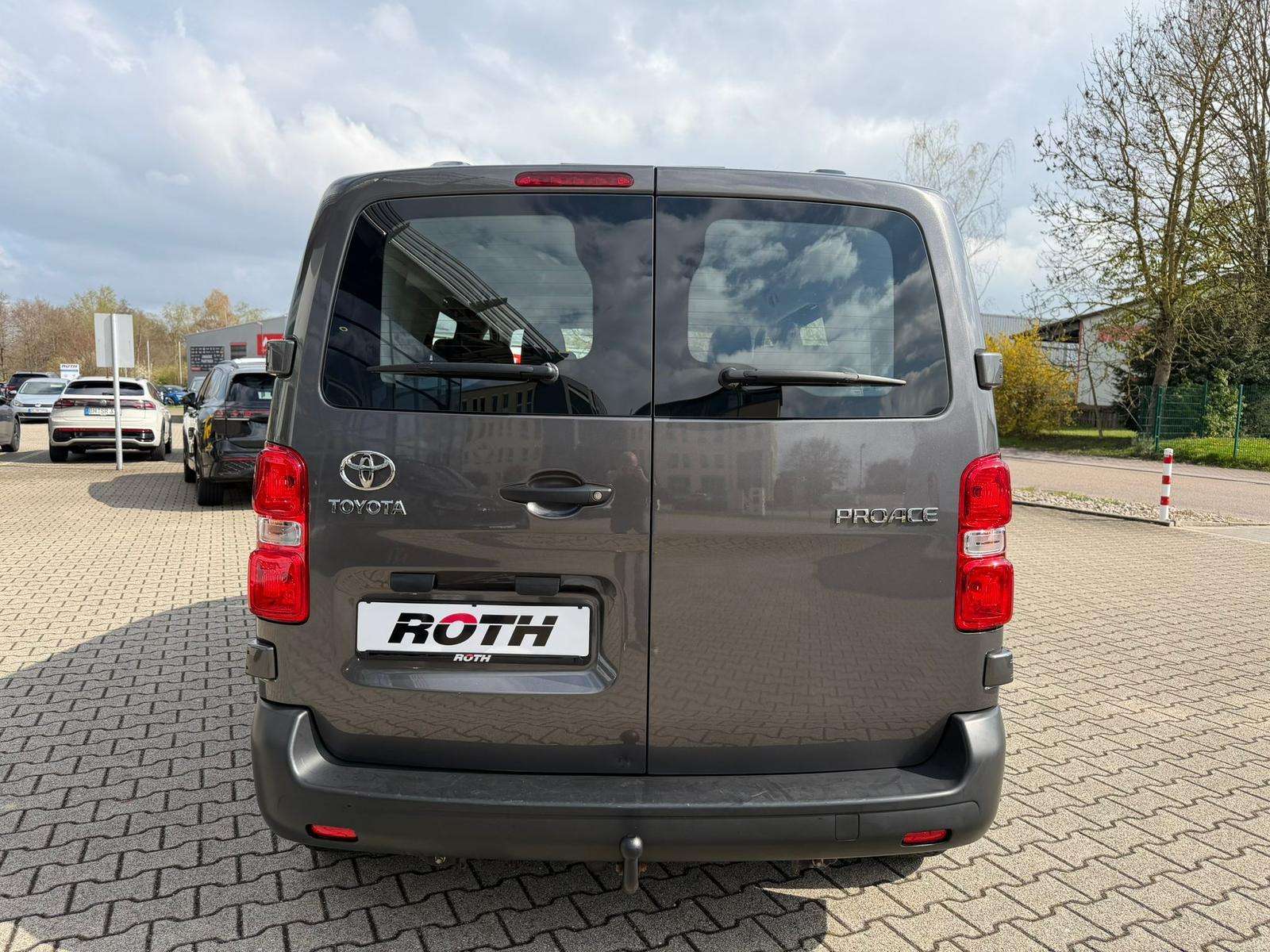 Fahrzeugbild eines Toyota Proace