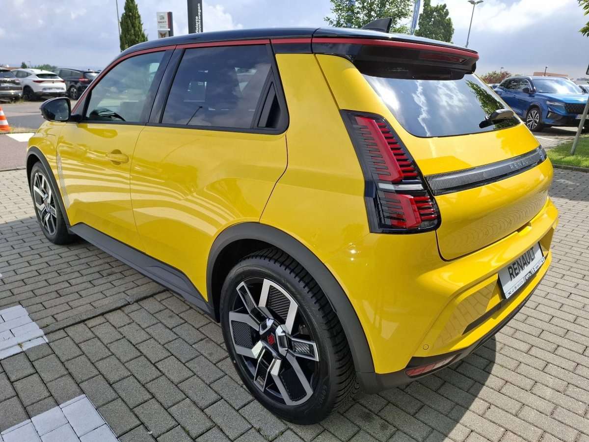 Fahrzeugbild eines Renault 5 E-TECH