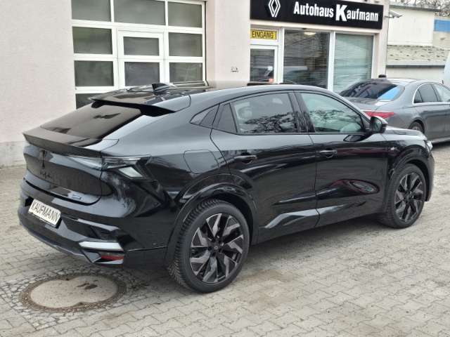 Fahrzeugbild eines Renault Rafale